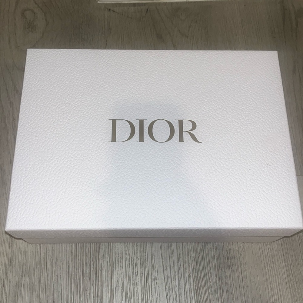 Dior box